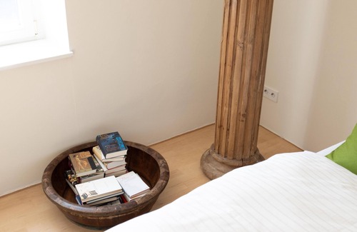 Riedlingen Bed & Breakfast | Modern room in historic villa 3