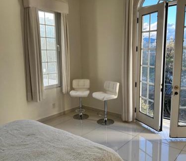Bosques de las Lomas House | Modern room with balcony