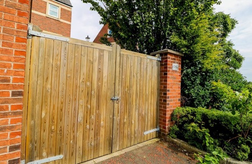 Newcastle-upon-Tyne House | Modern Room with Private Outdoor space | Pass The Keys