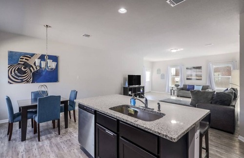 Round Rock House | Modern Round Rock Home close to Kalahari Resort