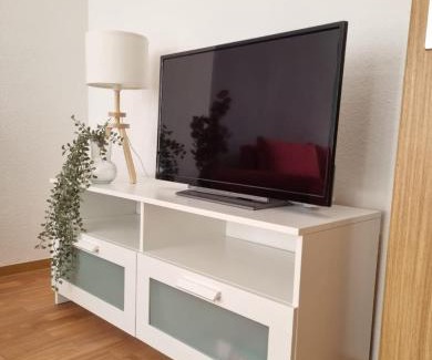 Pasewalk Apartment | Modern-Ruhig-Stadtnah-Geschirrspüler-Parkplatz