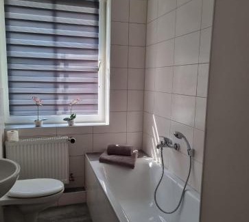 Pasewalk Apartment | Modern-Ruhig-Stadtnah-Geschirrspüler-Parkplatz