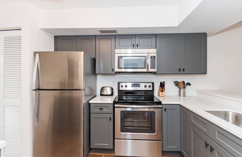 Hunt Club Condo | Modern rustic 2 bdrm in the heart of Palm Beach Gardens.