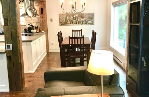 Castle Glen Estates House | Modern/rustic chalet steps from the Bruce Trail and amazing road riding.