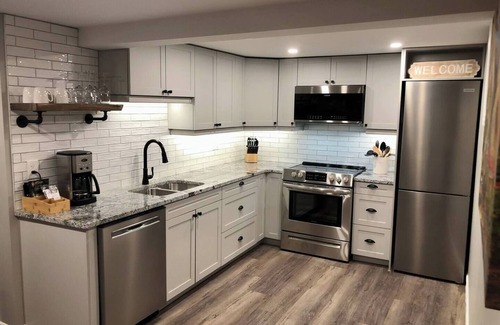 Greater Napanee Apartment | Modern Rustic Charm Apartment. Quiet setting. Only a 4 minute drive to downtown!