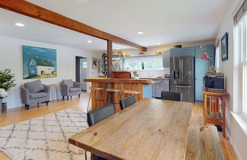 Moscow House | Modern Rustic Farmhouse with Fast WiFi, Fireplace, & Mountain View - Near Skiing