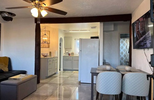 Los Griegos House | Modern Rustic North Valley Casita!