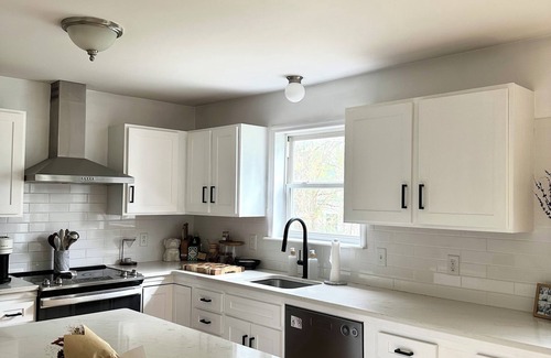 Saratoga Springs House | Modern Saratoga House Near Track