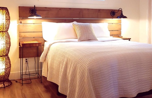 North Saanich Cottage | Modern Scandinavian Cottage near Sidney