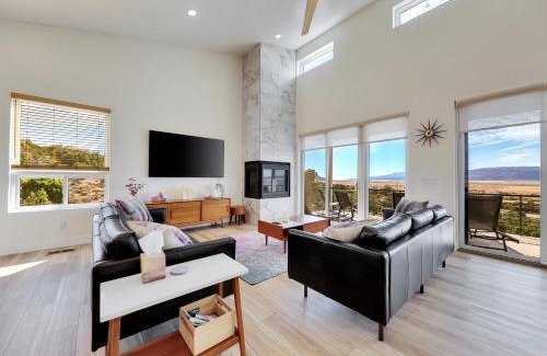 Cedar City House | Modern Scenic Escape