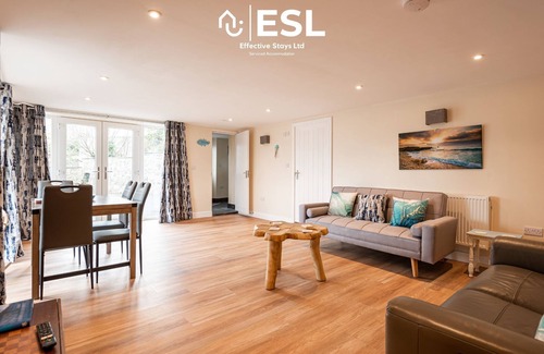 New Quay Apartment | Modern, Sea Themed Ground Floor Flat Near Beach