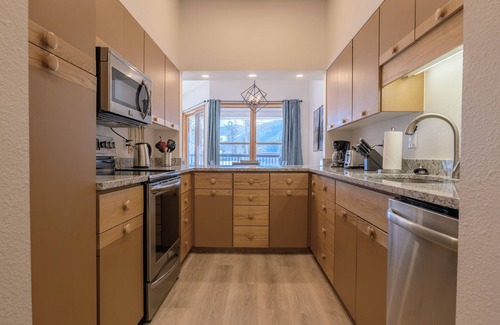 Keystone Condo | ☀Modern Serene Sunny with Mountain Views | Minutes to Fun☀