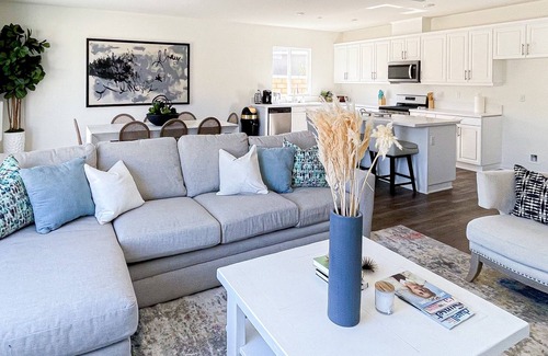 Riverside House | Modern Single Story Home with a View
