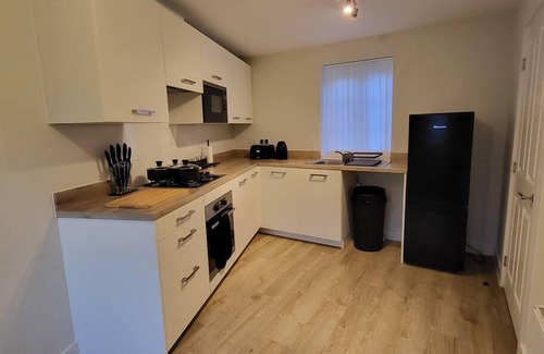 Thorpe Satchville House | Modern - Sleeps 5 - Free Parking - 10 mins to City Centre
