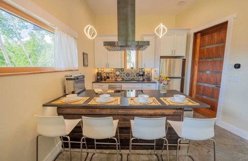 Crested Butte Apartment | Modern slopeside guesthouse with spectacular views, ski-in/ski-out access, and a private hot tub. Fully equipped, beautifully maintained, and minutes from downtown Crested Butte.