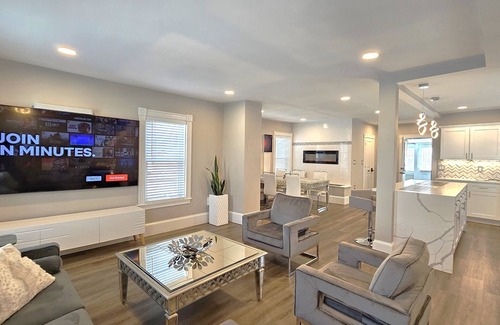 South Medford House | Modern Smart Home with EV charger Near Boston & Harvard, 0.7 miles to MBTA