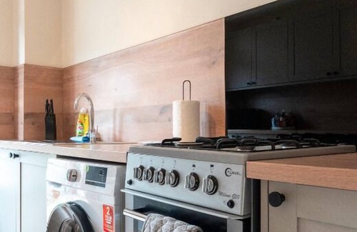 Grangemouth House | Modern Snug Home in Grangemouth