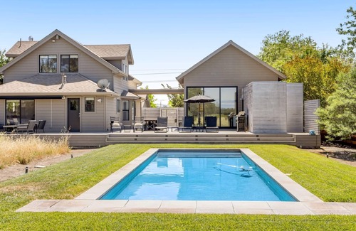 Geyserville House | Modern Sonoma Home w Private Pool & Vineyard Views