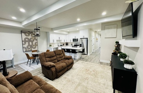 Lincoln Heights House | Modern South Hill Getaway-close proximity to all of Spokane! Full amenities.