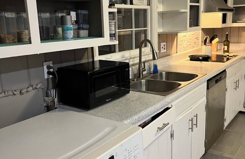 Clarkdale House | Modern South Oasis Close To Everything Atlanta Has To Offer n