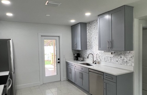 Ballast Point Condo | Modern South Tampa 1/2 Duplex with Private Yard