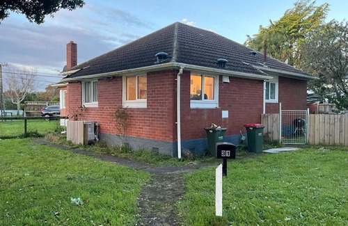 Lower Hutt House | Modern Space, Affordable Rate