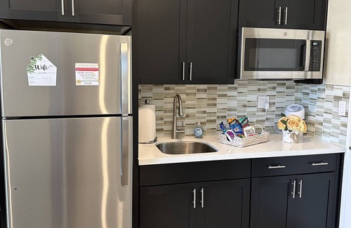 Roseville Apartment | Modern Space-Private Entrance-Great Area