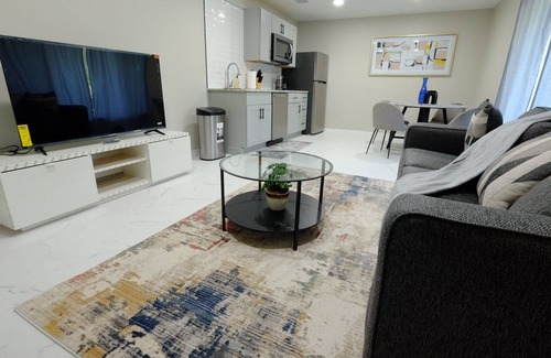Altamonte Springs House | Modern, Spacious 1/1 + Bonus Room in peaceful Altamonte Springs; sleeps 4