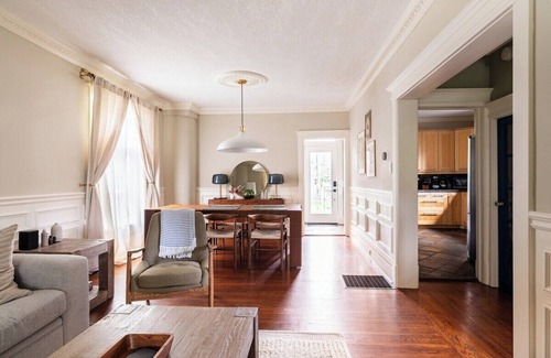 Stratford House | Modern & Spacious 1908 Home