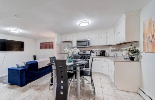 Canarsie Apartment | Modern spacious 2 BD Getaway in vibrant Canarsie Brooklyn with Parking