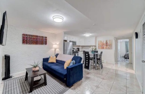 Canarsie Apartment | Modern spacious 2 BD Getaway in vibrant Canarsie Brooklyn with Parking