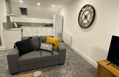 St. Blazey Apartment | Modern, Spacious 2 Bedroom Apartment