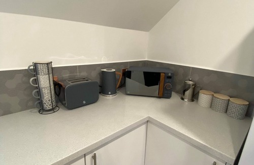 St. Blazey Apartment | Modern, Spacious 2 Bedroom Apartment