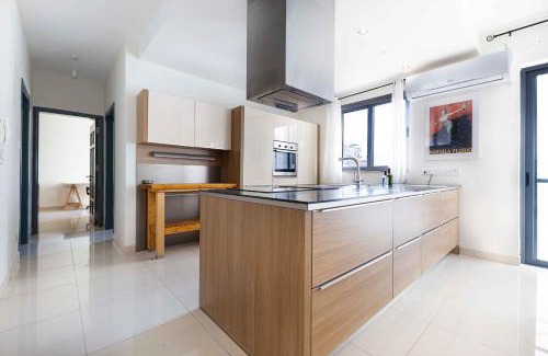 Gzira Apartment | Modern & Spacious 3 Bedroom Apartment - Close to Sliema Promenade