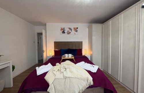 Bracknell Apartment | Modern & Spacious 3BR House Bracknell - Berkshire