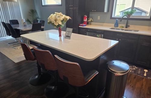 Fargo House | Modern Spacious 4-bedroom building in amazing Fargo