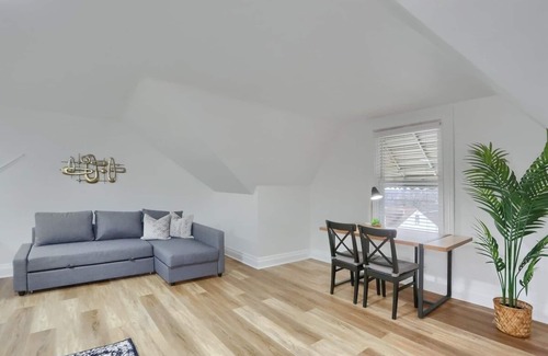 Pittsburgh House | Modern & Spacious 4BD House in Pittsburgh w/Prkg