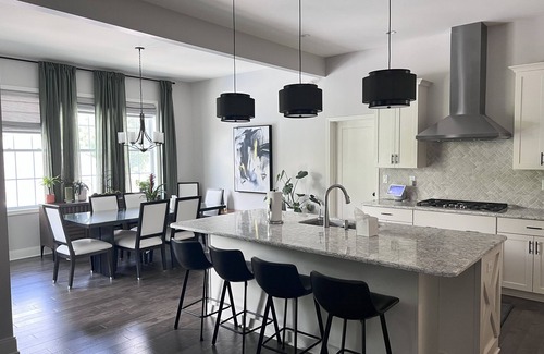 Newtonville House | Modern Spacious 6-Bedroom - Track Season Retreat - 20 min from Track