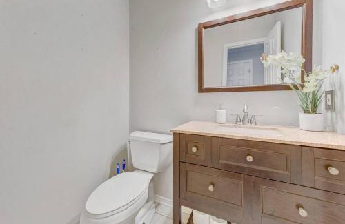 Deer Creek Ranch House | Modern Spacious 6Bedroom and 3andhalf Bathroom Home with Pool Table and BBQ