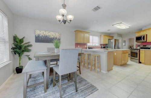 Deer Creek Ranch House | Modern Spacious 6Bedroom and 3andhalf Bathroom Home with Pool Table and BBQ