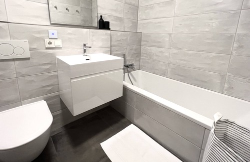 Gasperich Apartment | Modern&Spacious Apt with Gym&Pool ID235