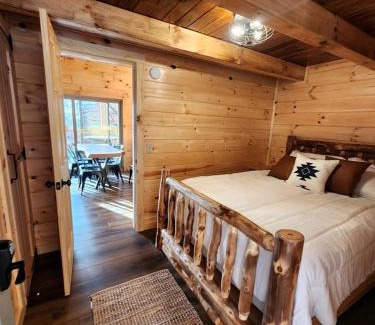 Scio House | Modern Spacious Cabin with Jacuzzi and Panoramic Views in Ohio