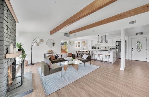 Northwest Anaheim House | Modern Spacious Disney Arcade Pool House