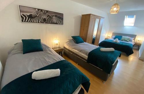 Ipswich Apartment | Modern Spacious Flat In Ipswich - Sleeps 6 - Parking