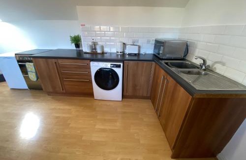 Ipswich Apartment | Modern Spacious Flat In Ipswich - Sleeps 6 - Parking