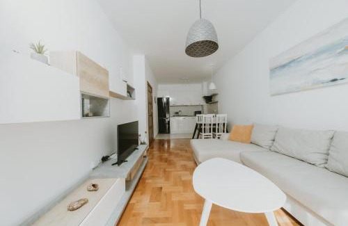 Rozino Apartment | Modern Spacious Fully Equipped One Bedroom Apartment in Budva, Free Parking, Ideal for Long Stays