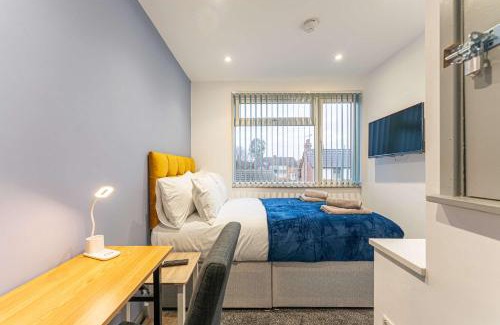 Wyken House | Modern & Spacious 4 Bedroom Home in Coventry