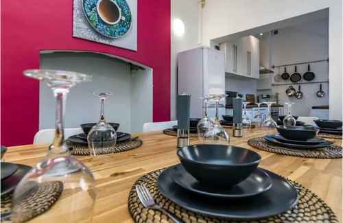 Forest Fields House | Modern, Spacious Home Near Nottingham City Centre
