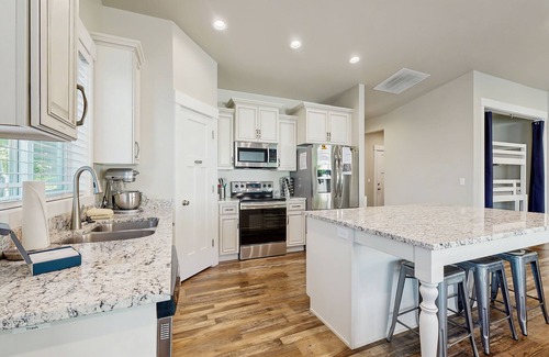 Garden City House | Modern, spacious home w/access to shared pool - close to Bear Lake State Park