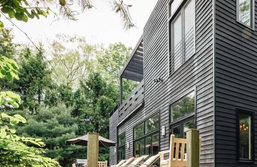 Water Mill House | Modern Spacious House located 5 minutes from the beach